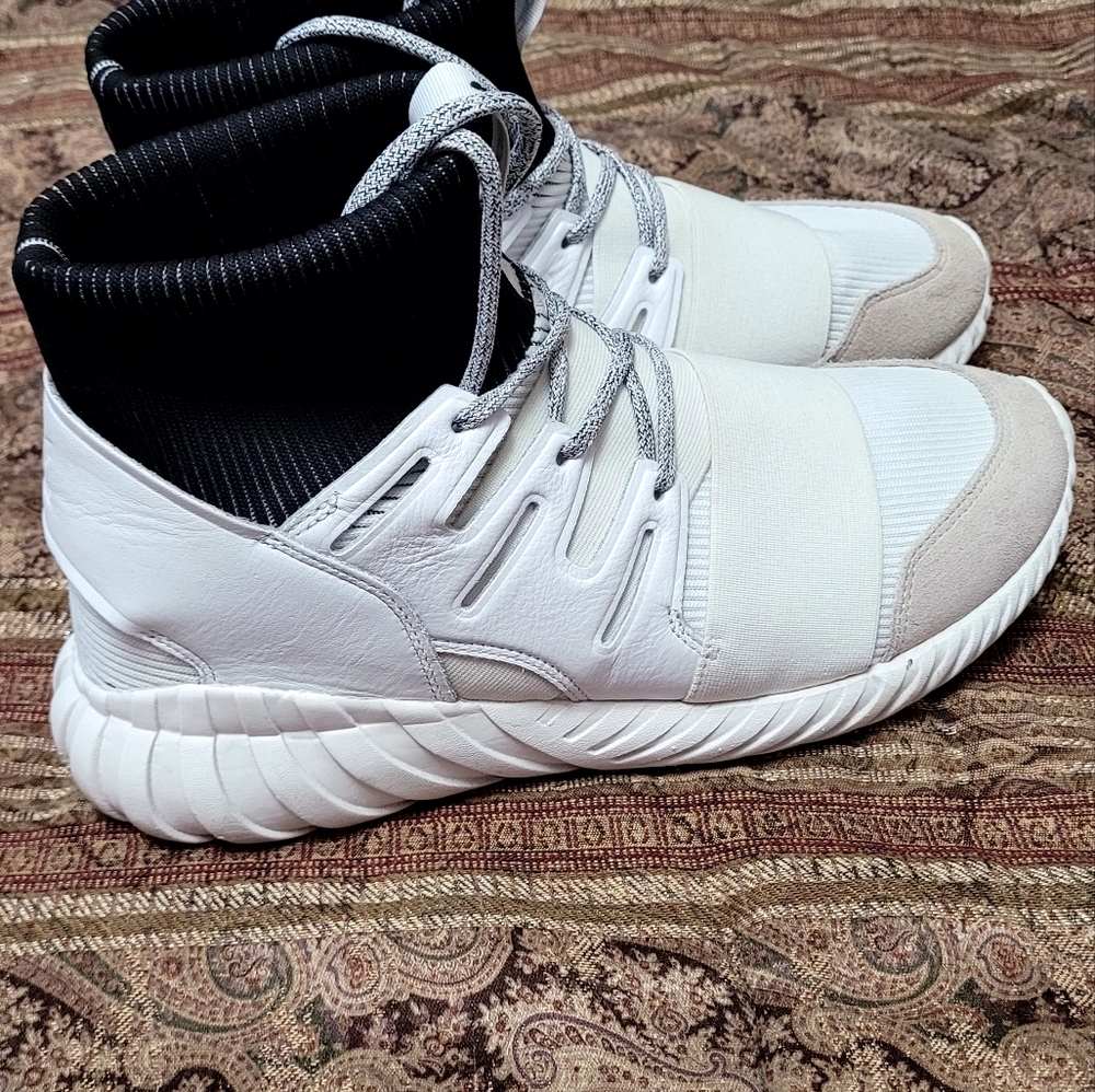 Mens adidas shoes size 10